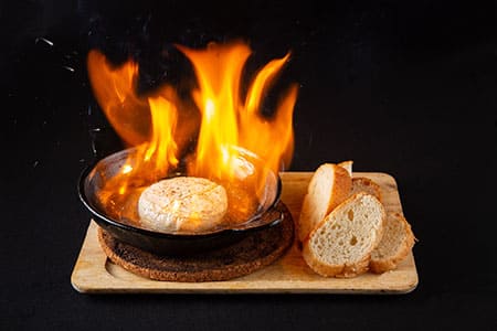 カマンベールのアヒージョの画像