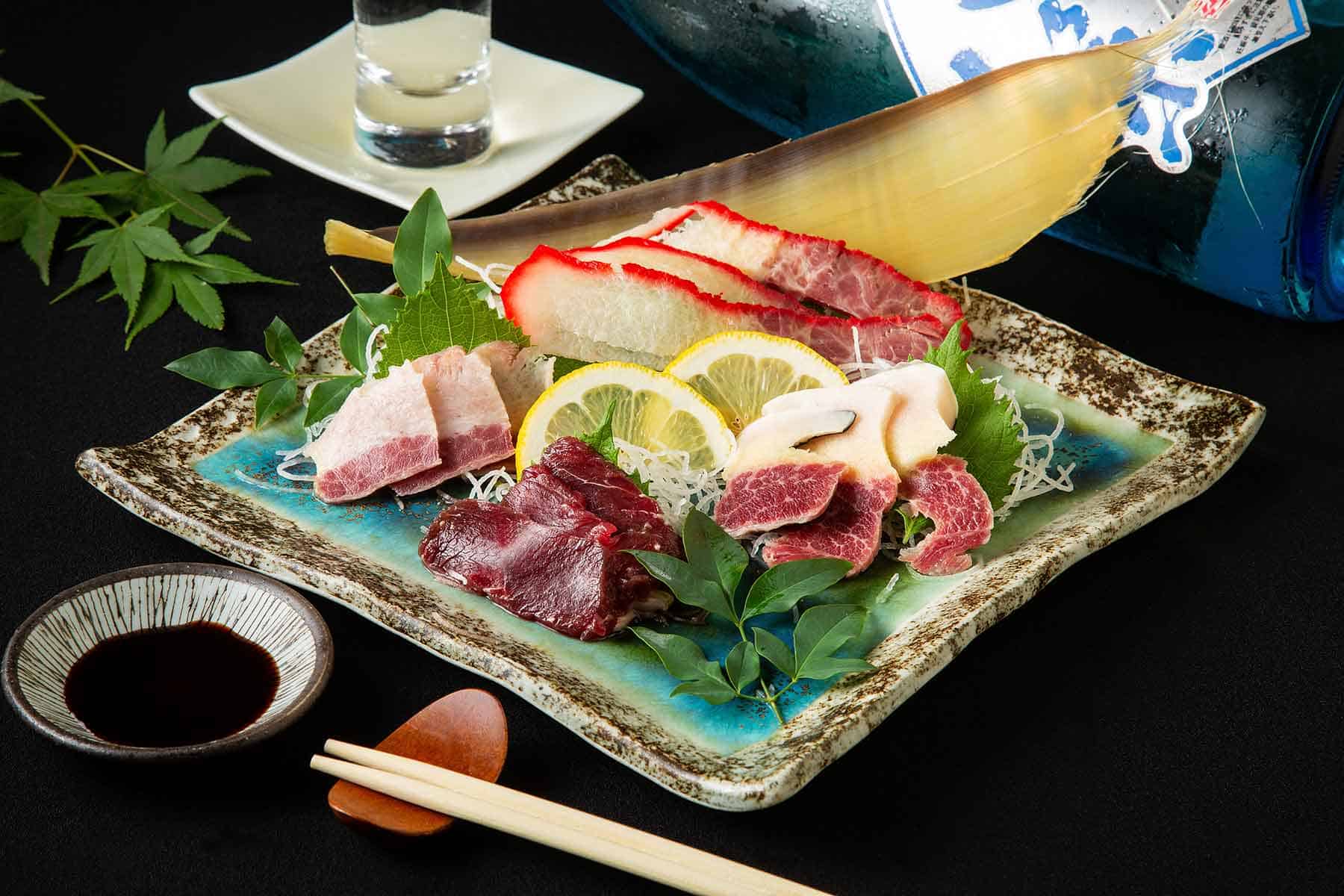 クジラの刺身盛り合わせの画像